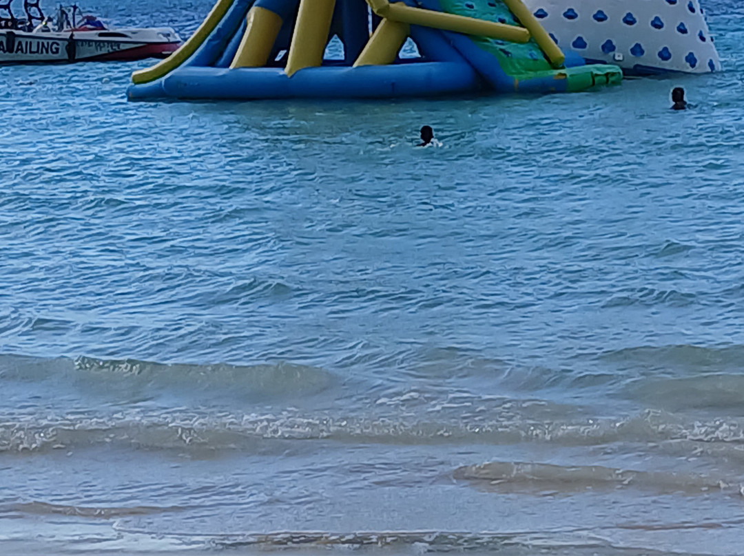 876 Beach Club-法尔茅斯必去景点