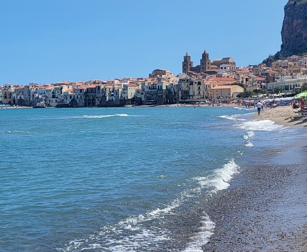 Cefalù Beach景点图片