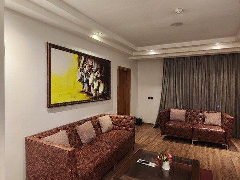 维多利亚皇冠广场酒店主图