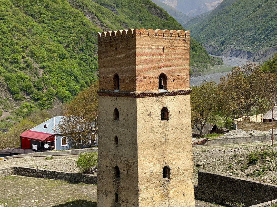 Sumug Gala Tower-Qakh必去景点