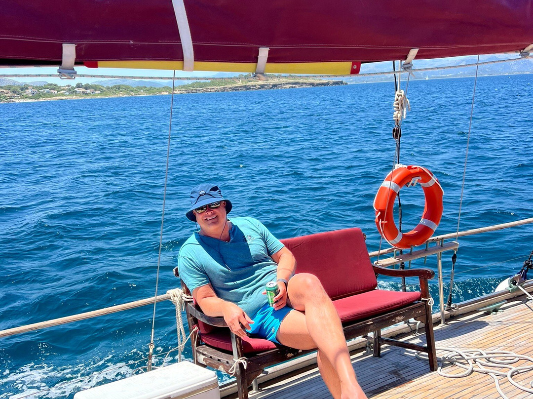 Tudor  Dawn Sailing Charters-波连萨必去景点