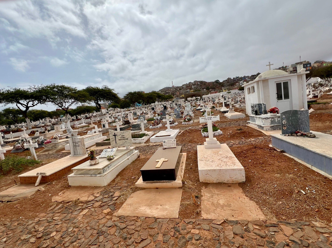 Cemitério do Mindelo-明德卢必去景点