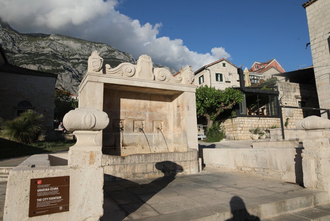 Baroque Fountain-玛卡沙必去景点