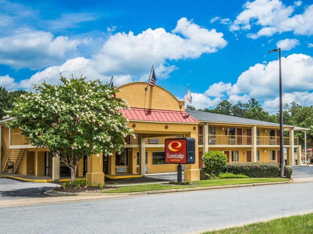 Econo Lodge Inn & Suites at Fort Benning