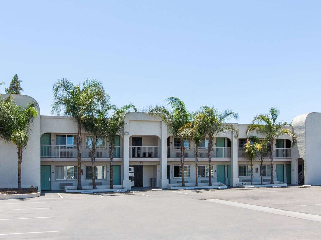 Santa Rita Park酒店住宿-Travelodge by Wyndham Los Banos CA