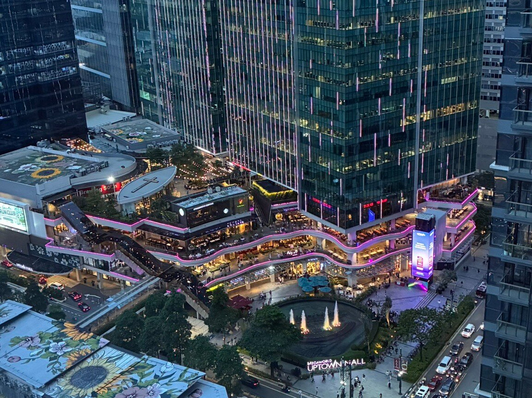 Uptown Place Mall-塔吉格必去景点