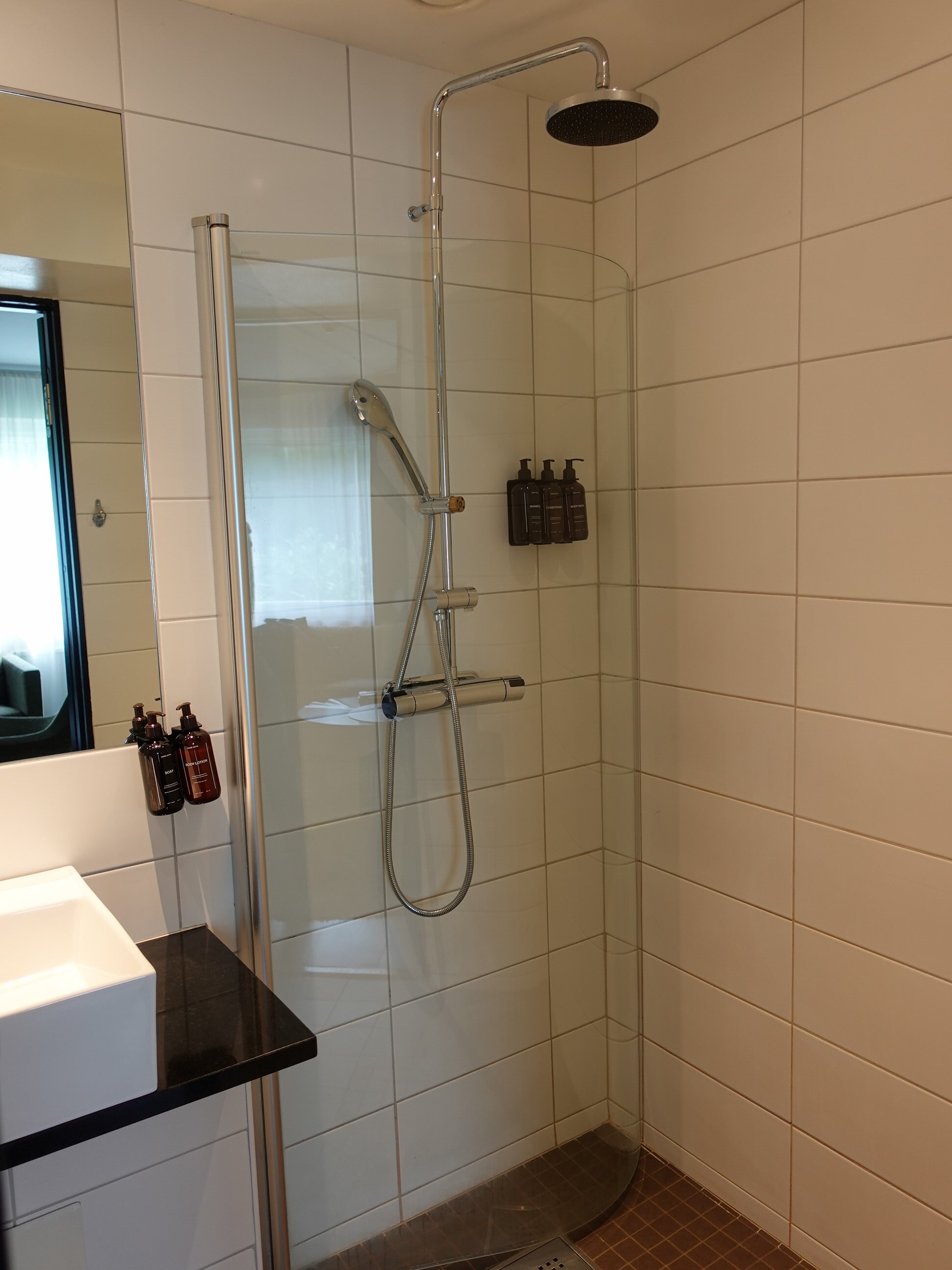 Home Hotel Slottsparken-浴室