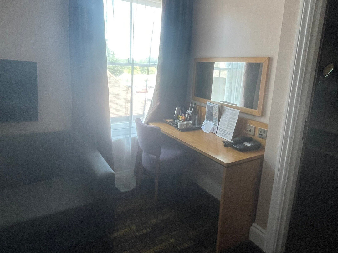 The Golden Lion Hotel主图
