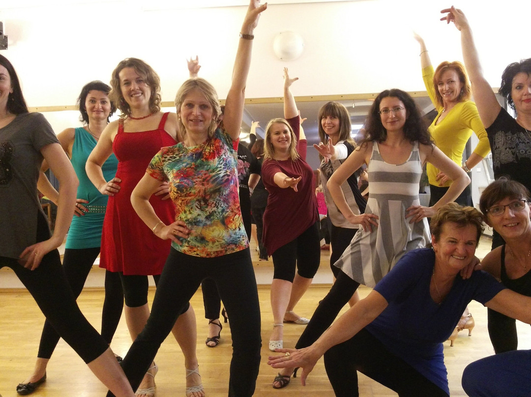 Salsa & Bachata, dance lessons Tenerife south. Have fun and learn