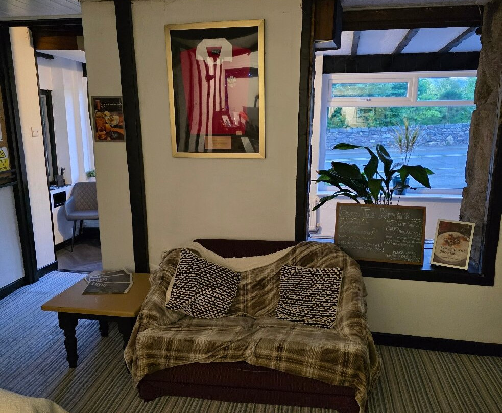 The Lake View Hotel主图