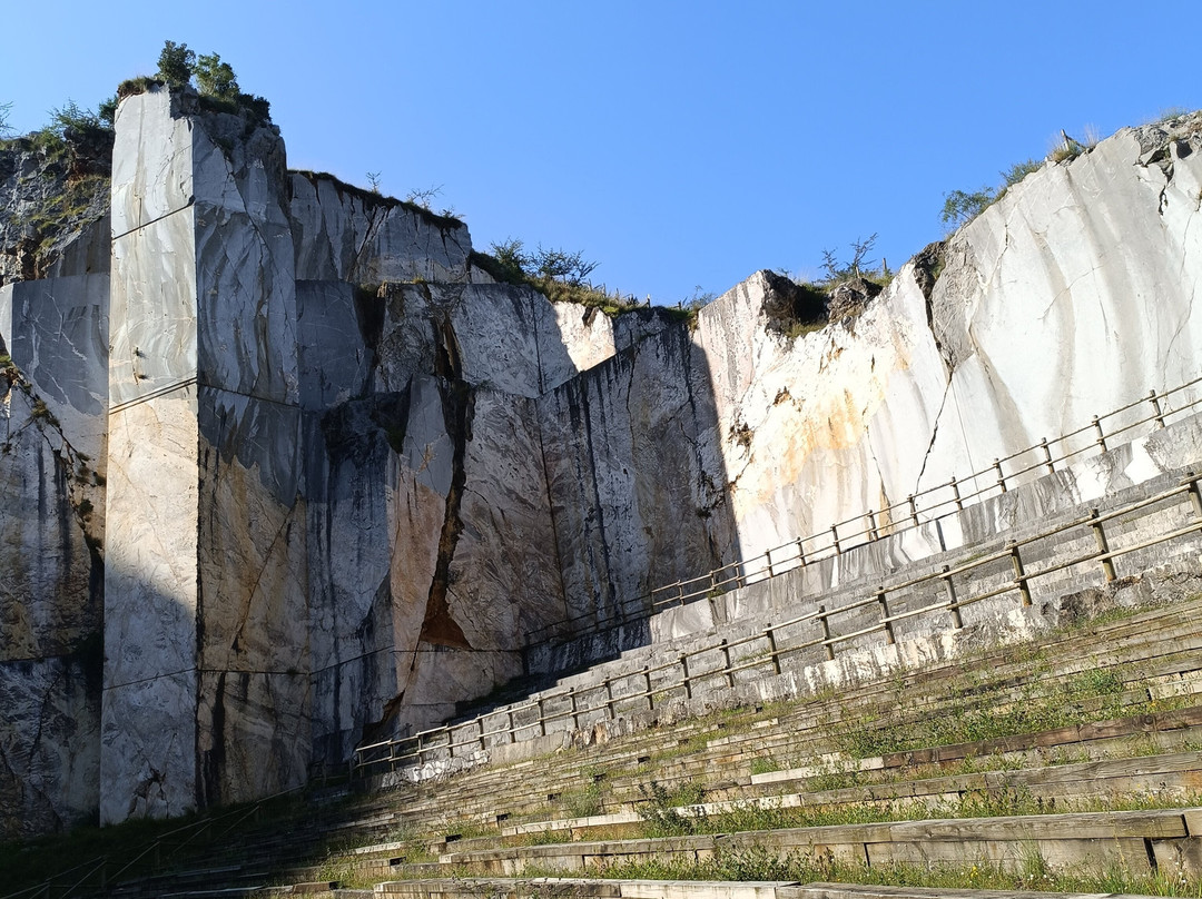 Cueva De Pozalagua-Valle de Carranza必去景点