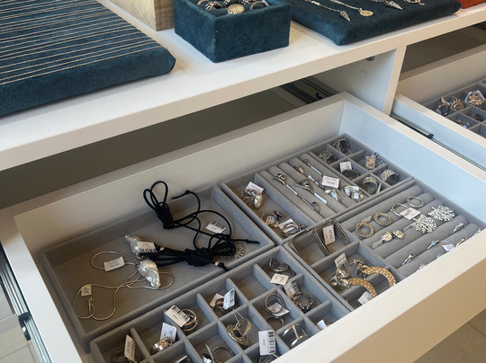 Vanateb Jewelry Store