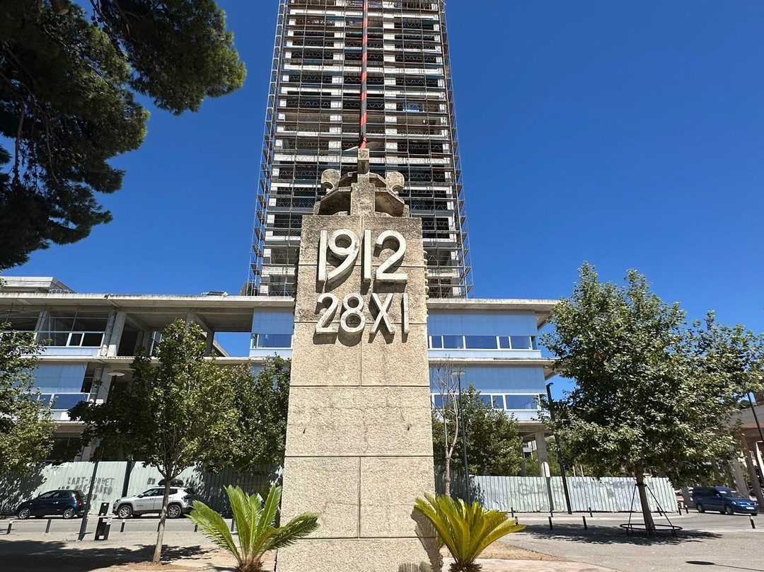 Independence Monument-夫罗勒必去景点