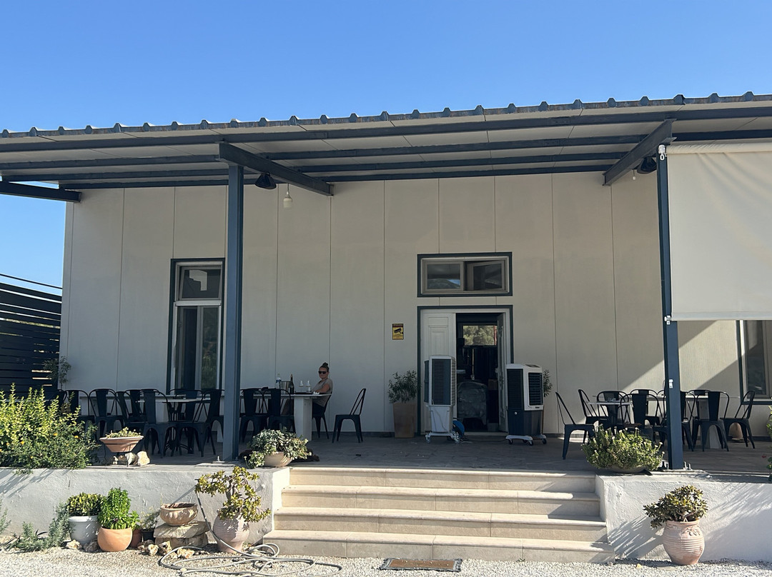 Hatziionnou Winery-Samos Town必去景点