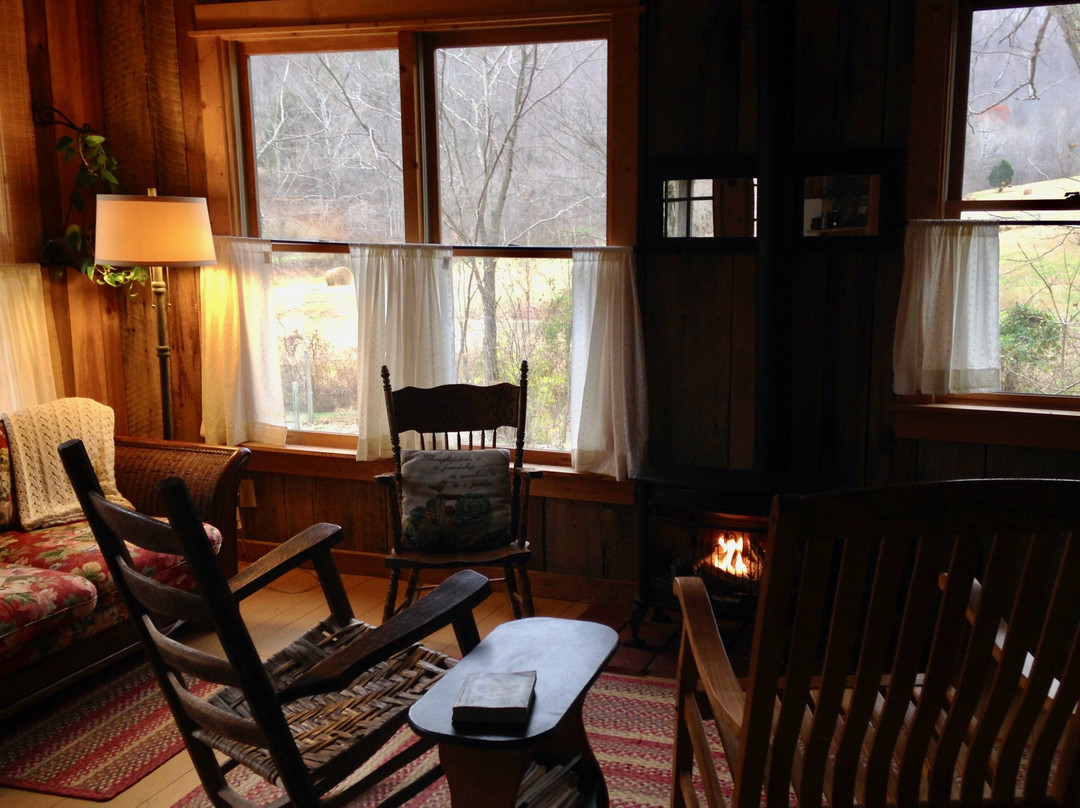 Snug Hollow Farm Bed & Breakfast主图