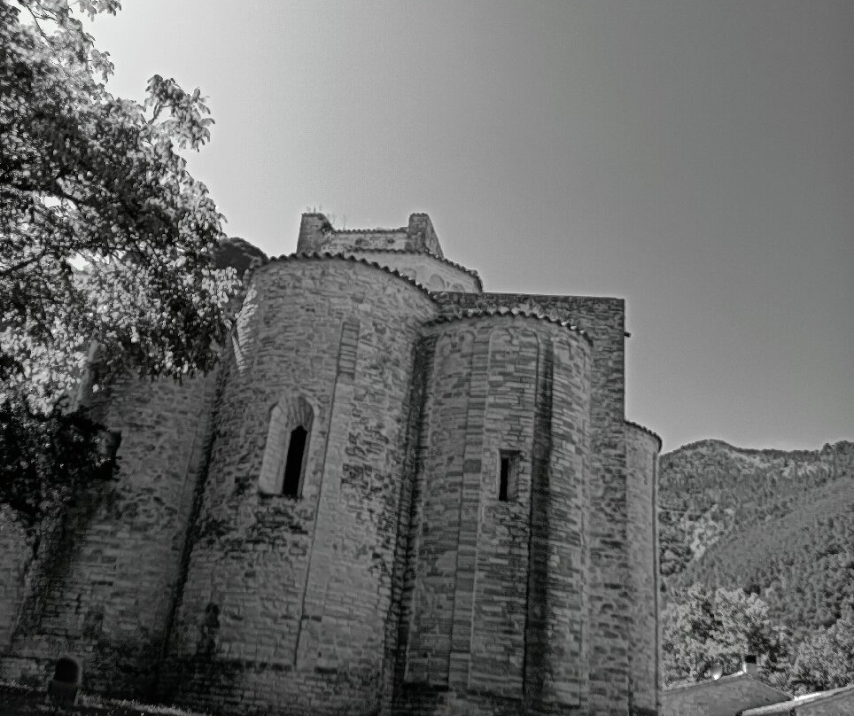 Abbazia di San Vittore delle Chiuse-Genga必去景点