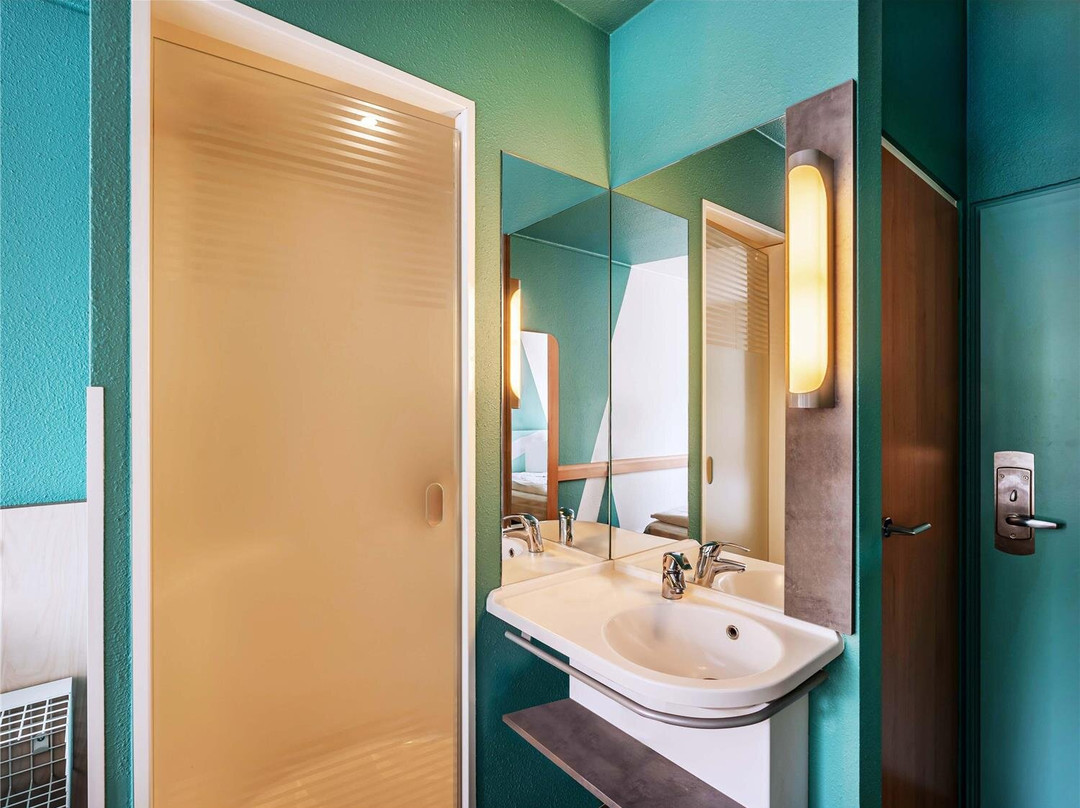 弗赖堡苏德宜必思快捷酒店主图