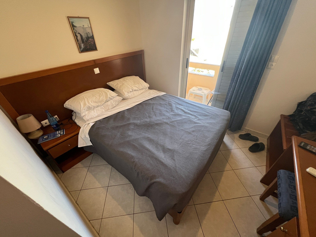 Hiona Holiday Hotel主图