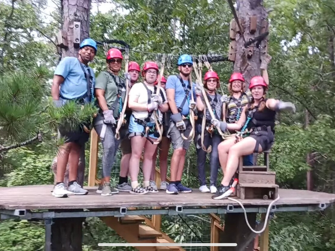 ZipQuest Waterfall & Treetop Adventure-费耶特维尔必去景点