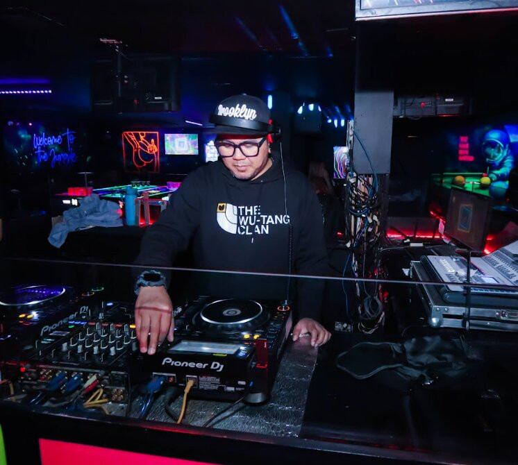 Neon Nights Bar Club-马卡蒂必去景点