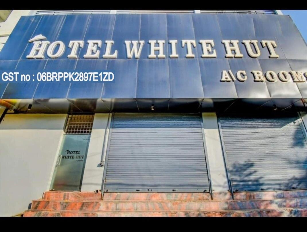 Hotel White Hut