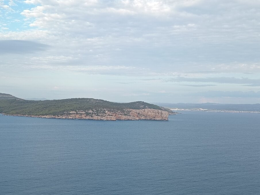 Capo Caccia Vertical Cliffs-阿尔盖罗必去景点