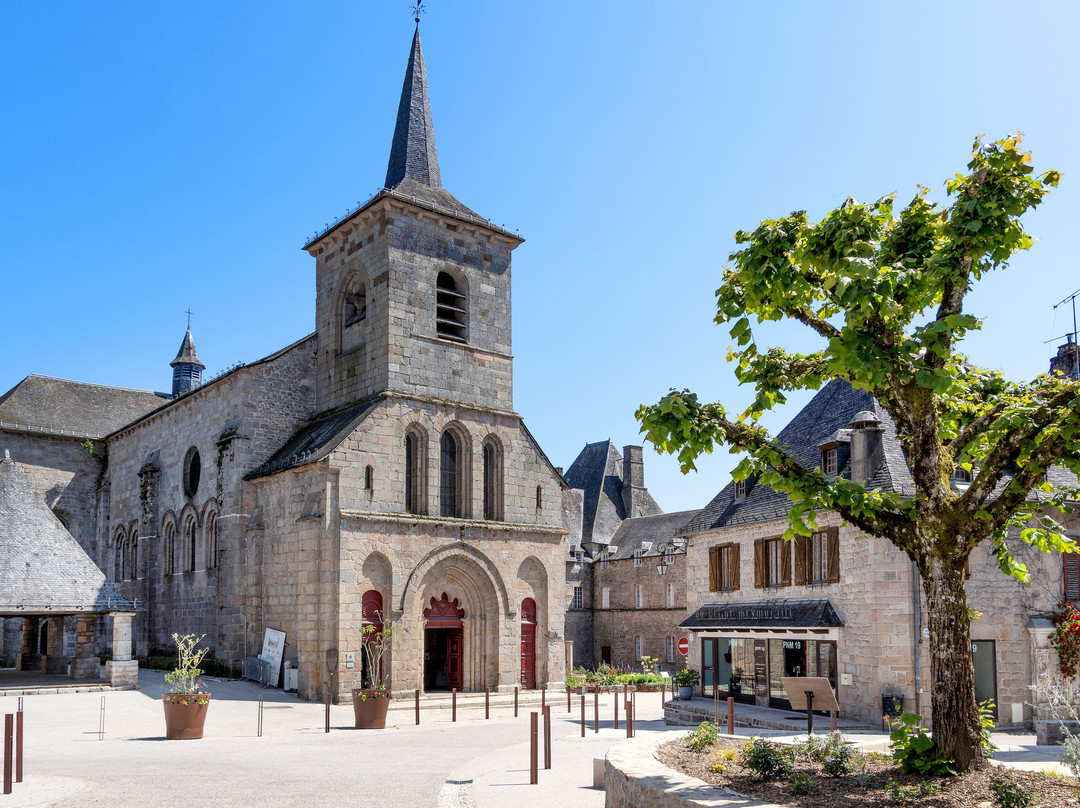 Abbatiale de Saint Léger-Meymac必去景点