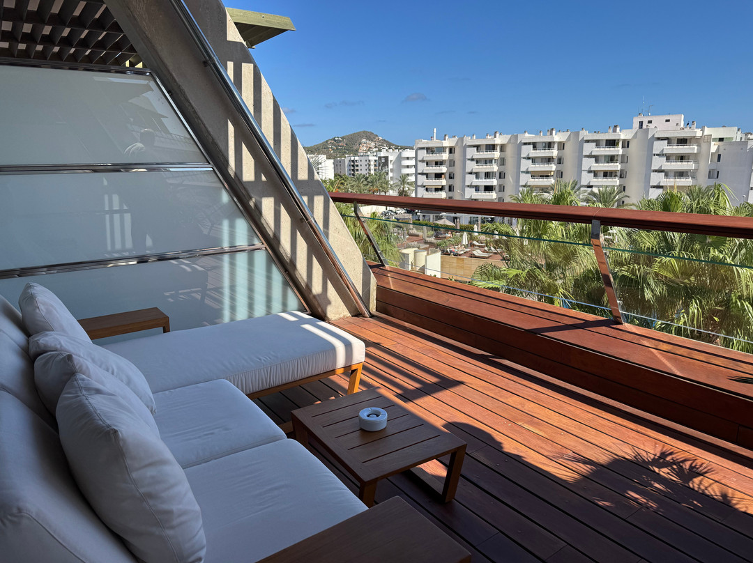 伊维萨岛酒店主图