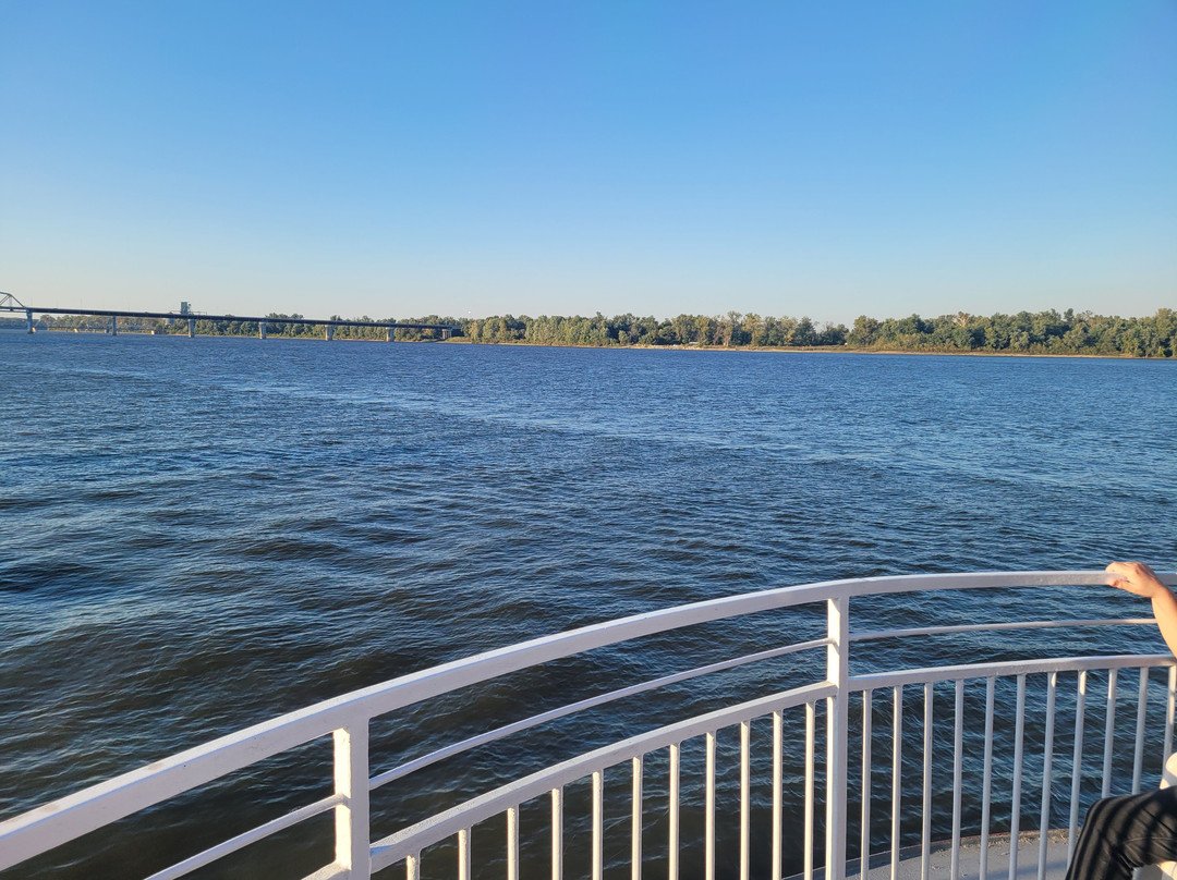 Mark Twain Riverboat Dinner Cruise-汉尼拔必去景点