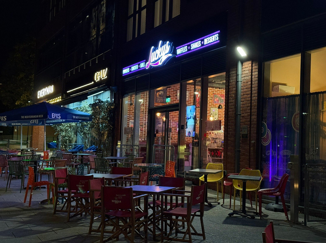 Luckys Diner