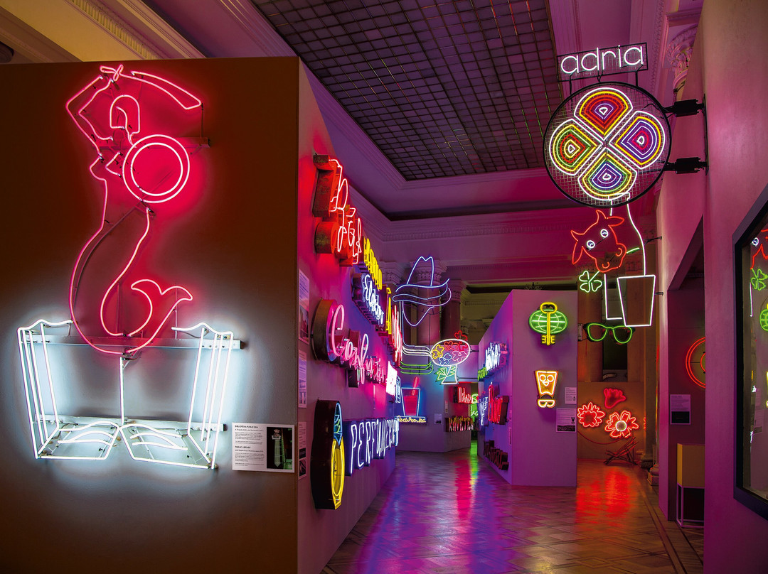 Neon Muzeum-华沙必去景点