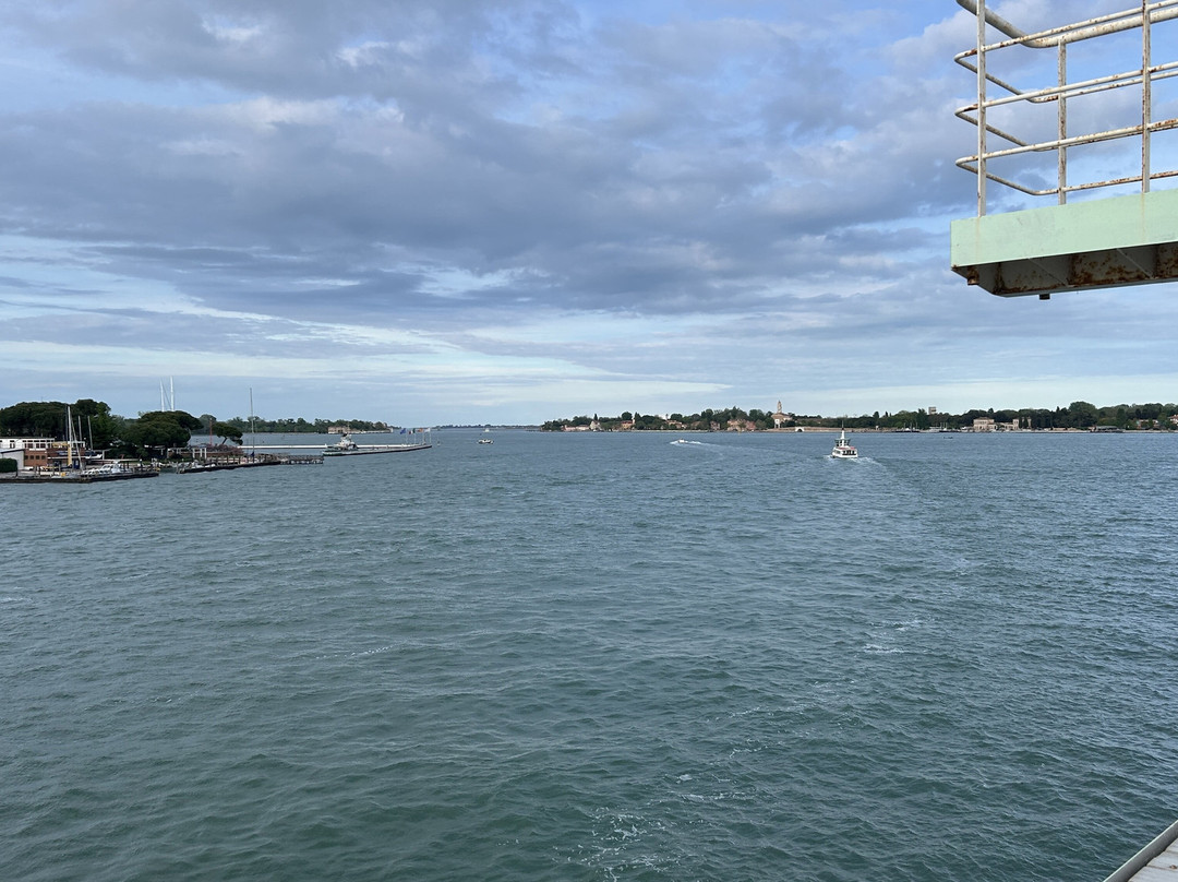 维多利亚宫酒店主图