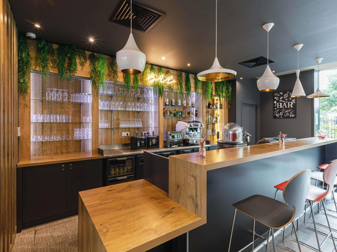 Decines-Charpieu酒店住宿-宜必思里昂卡雷德索伊酒店