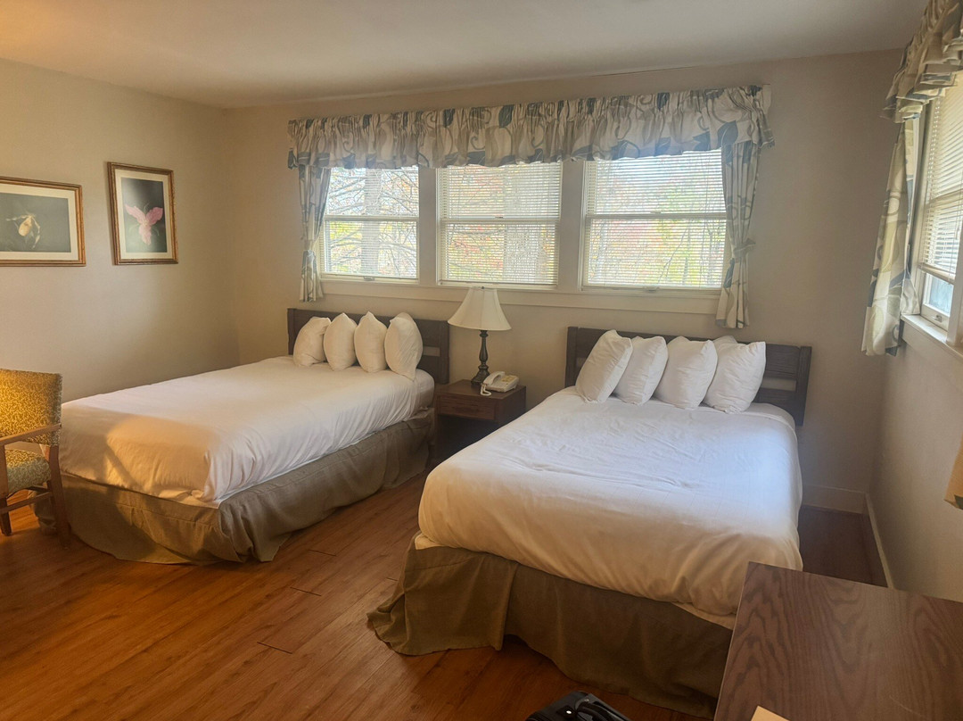 Cumberland Falls State Resort - Dupont Lodge主图