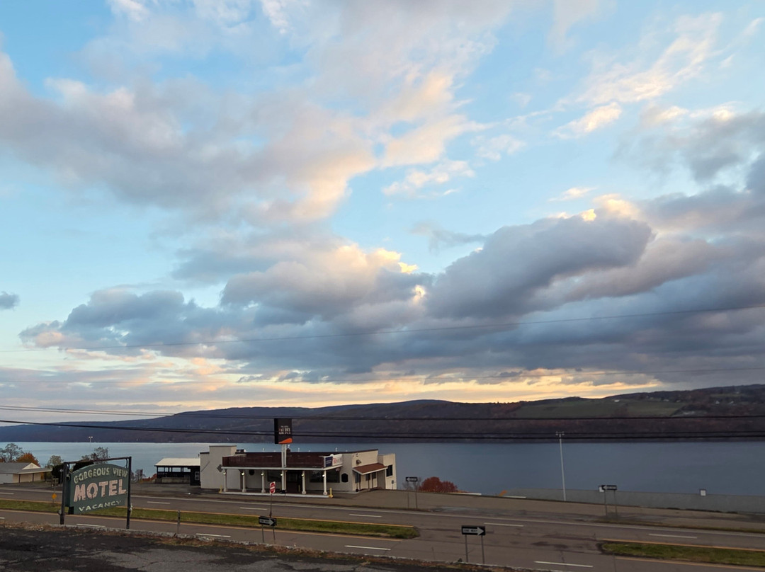 Gorgeous View Motel主图