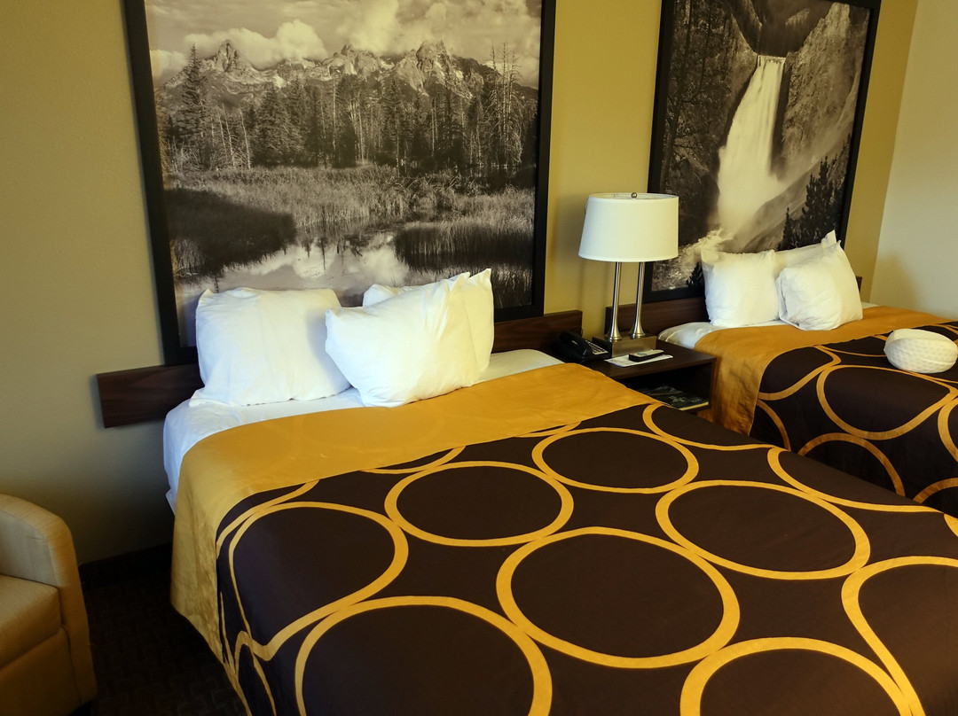 科迪速8酒店主图