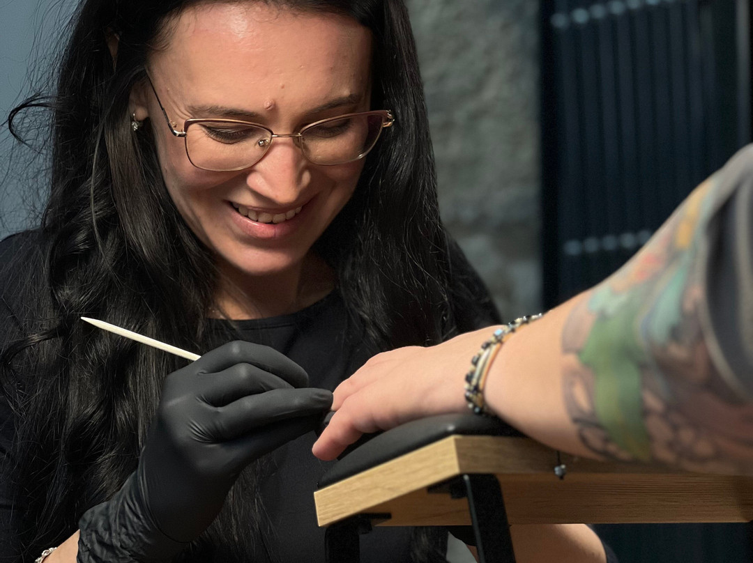 Zeus Barbershop Centre-瓦尔纳必去景点