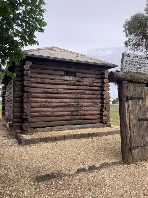Eaglehawk Log Lock Up-Eaglehawk必去景点