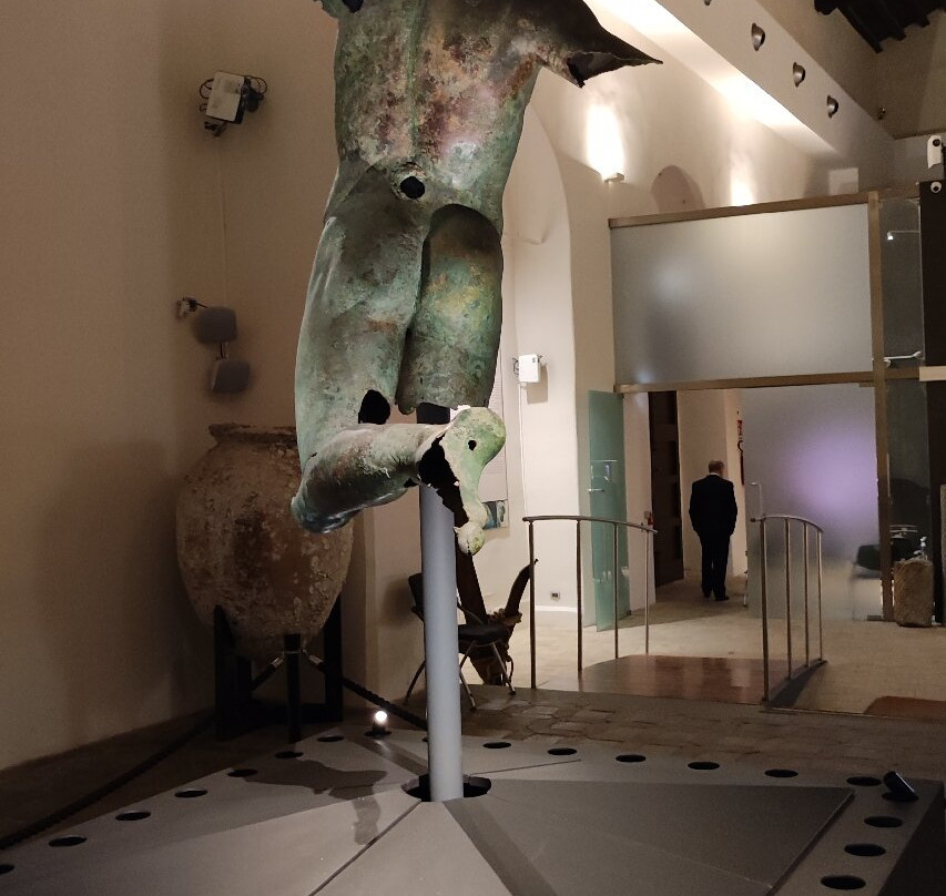 Museo del Satiro Danzante-马扎拉－德尔瓦洛必去景点