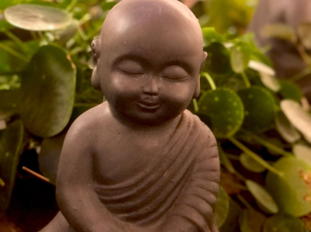 Hridaya Yoga France-Saint-Just-d'Avray必去景点