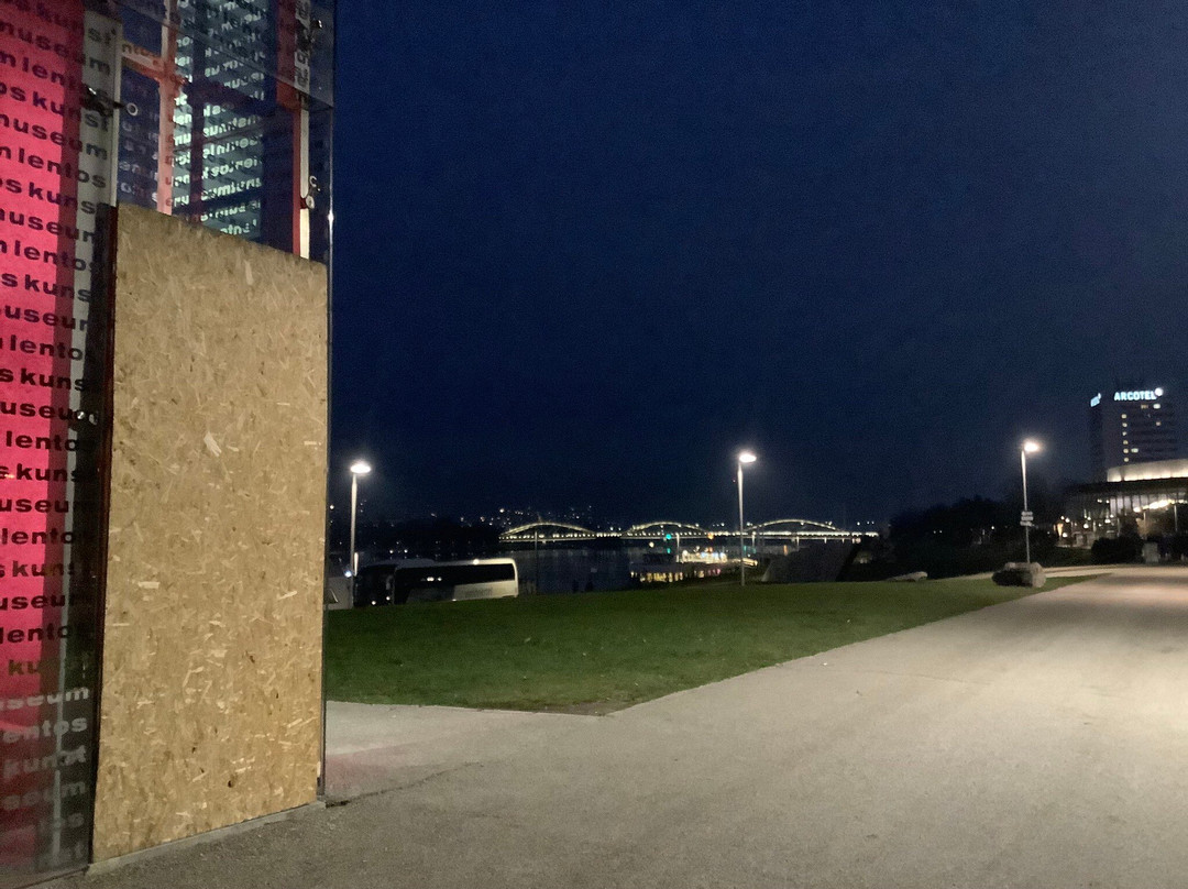 Lentos Kunstmuseum (Museum of Modern Art Linz)-林兹必去景点