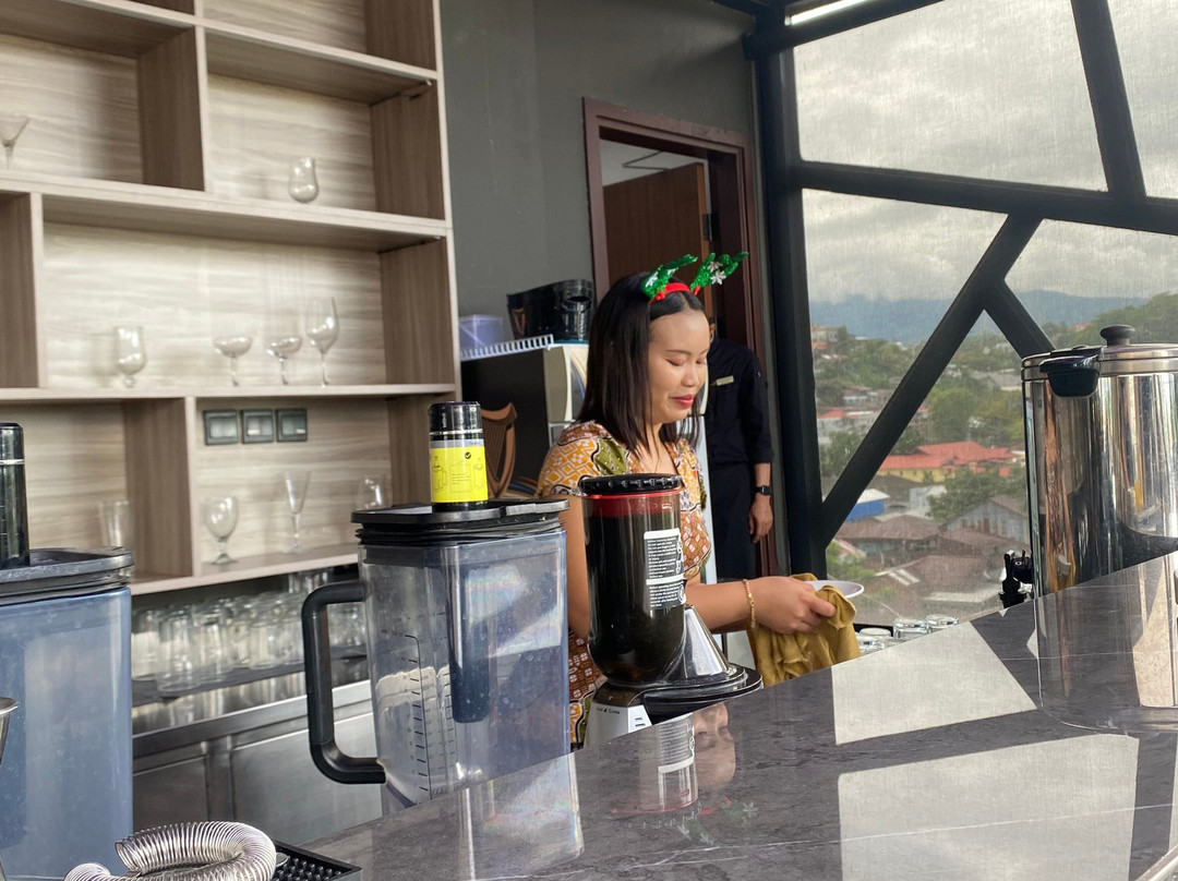 Roger's Hotel Manado主图