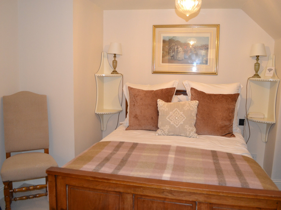 The Royal Hotel主图