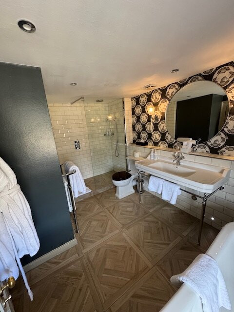 昆斯伯里酒店主图