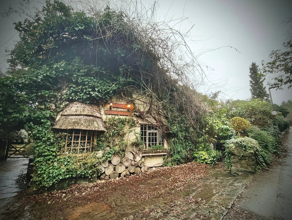 Wizards Thatch at Alderley Edge-官方