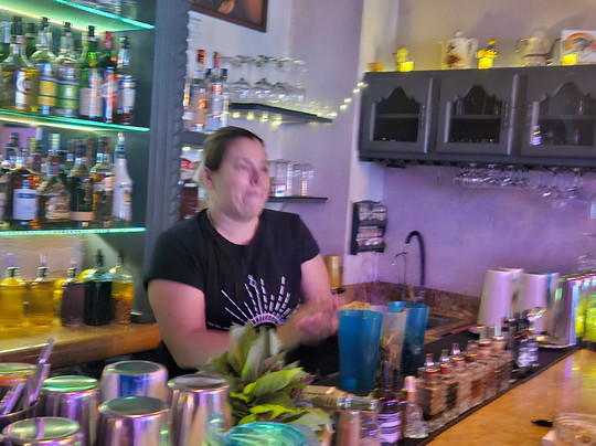 Elixir Mixology Bar-瓦拉塔港必去景点