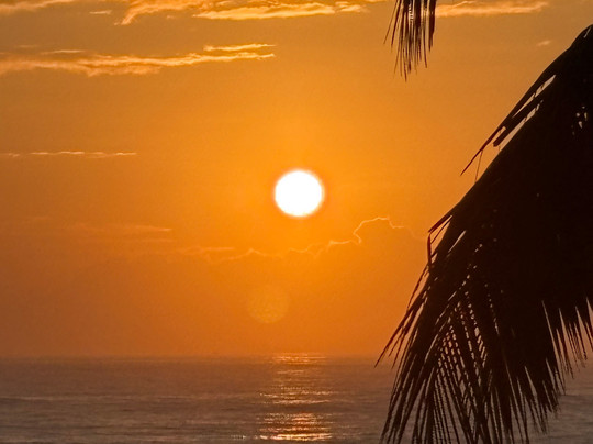 亭可马里查雅蓝光酒店主图