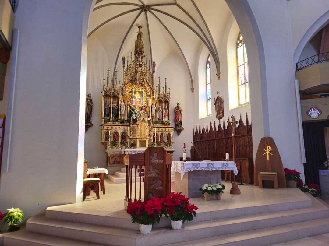 Chiesa Parrocchiale Santa Maria Assunta con Cimitero-塞尔瓦迪加尔代纳必去景点