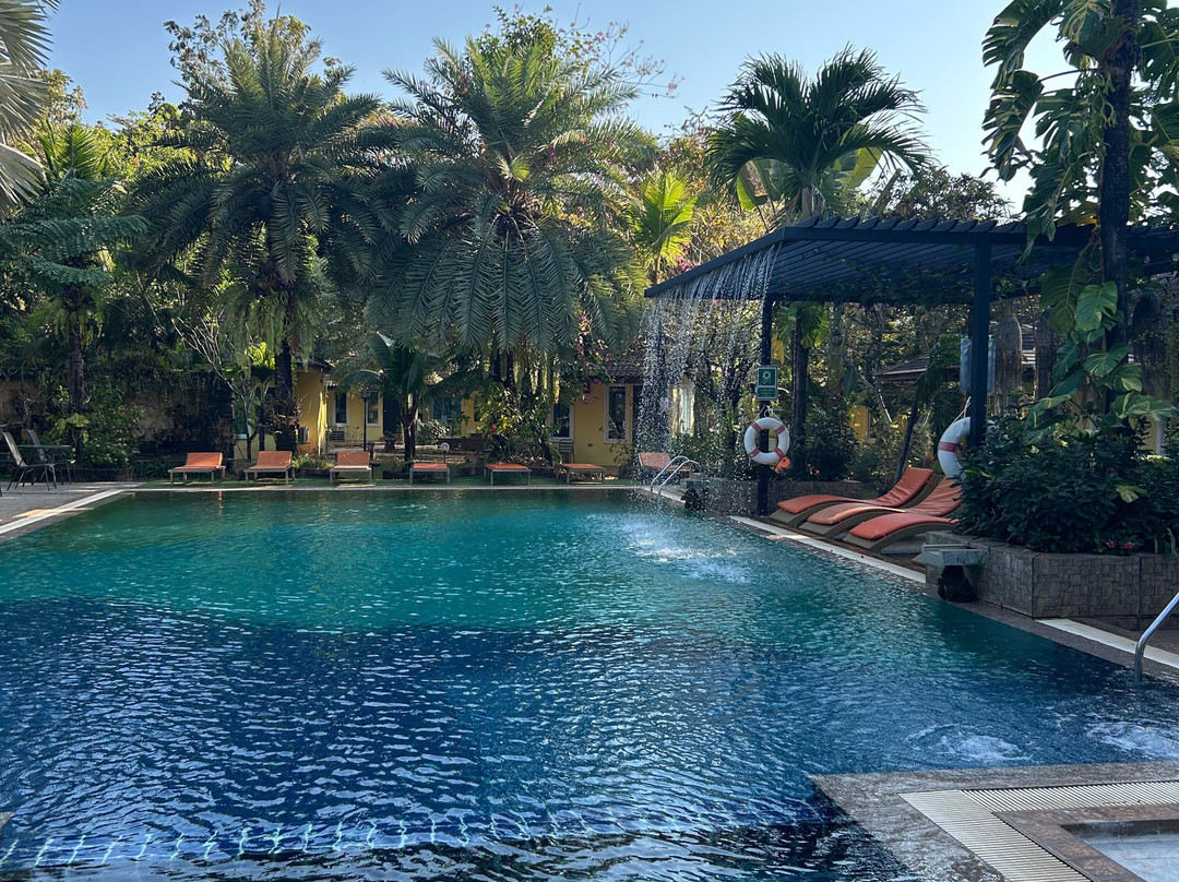 泳池公园度假村主图