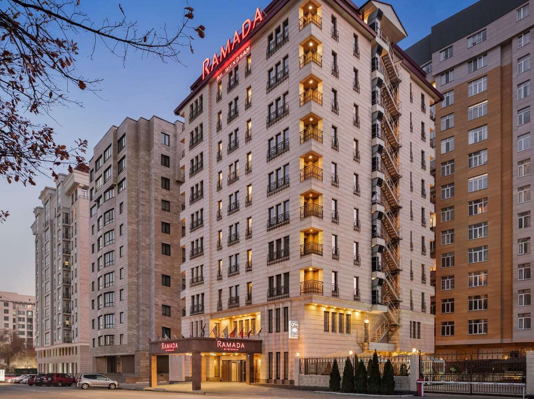 比什凯克中心温德姆华美达酒店